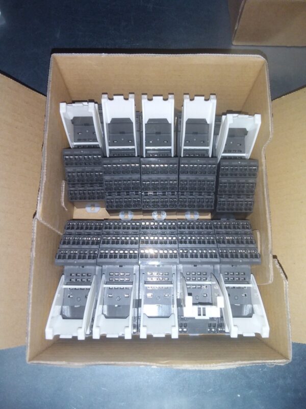 Omron PYF-14-PU 14-Pin DIN Rail Relay Sockets – Box of 10 (New Old Stock) Omron PYF-14-PU 14-Pin DIN Rail Relay Sockets – Box of 10 (New Old Stock)