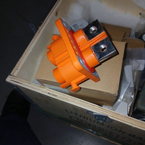 Amphenol HVSL / SurLok Plus Orange HV DC Battery Connector – 1000V 120–250A IP67 (New/Unused) Amphenol HVSL / SurLok Plus Orange HV DC Battery Connector – 1000V 120–250A IP67 (New/Unused)